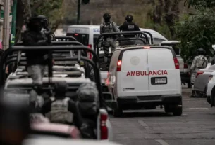 El representante jurídico, identificado como portavoz de los familiares de la persona fallecida, presentó una solicitud formal.