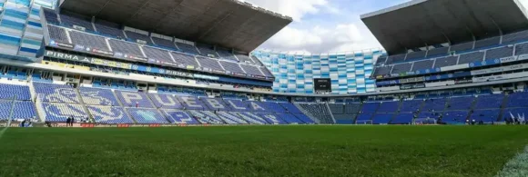la cancha del Cuauhtémoc fue remodelada para cumplir con los lineamientos de la FIFA