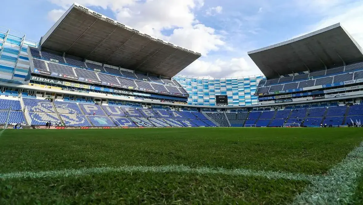 la cancha del Cuauhtémoc fue remodelada para cumplir con los lineamientos de la FIFA
