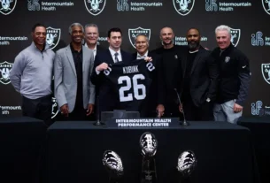 Kubiak llega en sustitución del veterano entrenador Pete Carroll