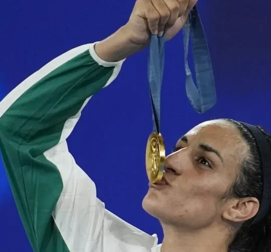 Imane Khelif, reveló que recurrió a un tratamiento de hormonas