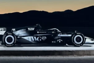 Cadillac presenta monoplaza durante medio tiempo del Super Bowl LX