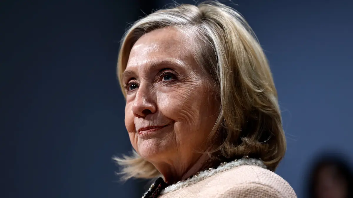 La ex secretaria de Estado Hillary Clinton declara a puerta cerrada ante un comité del Congreso sobre sus vínculos con el fallecido delincuente sexual Jeffrey Epstein