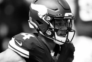 Moore se rompió el ligamento cruzado anterior en el primer juego de pretemporada