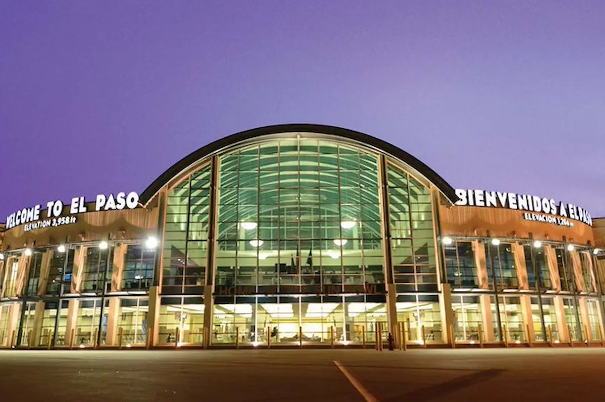 La suspensión de vuelos fue cancelada por la mañana