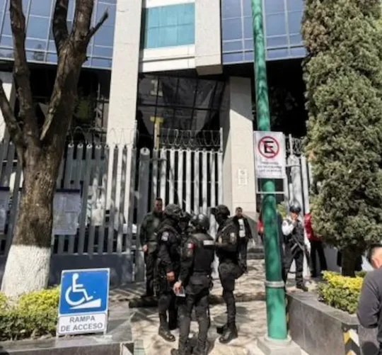 Guardia de seguridad de la Torre Prisma recibió una llamada en la que advertían que había un artefacto explosivo.