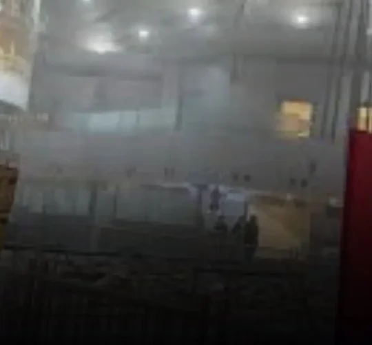 Aseguran los tanques de combustible del aeropuerto internacional del país del Golfo fueron atacados con drones