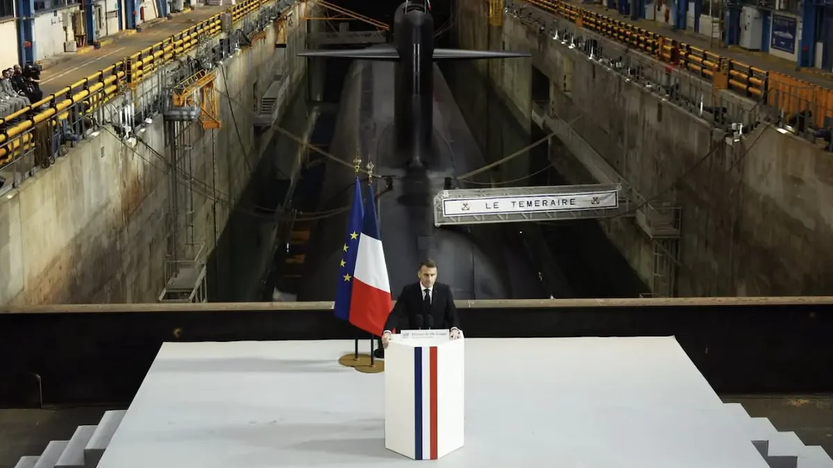 También anunció la construcción de un nuevo submarino nuclear capaz de lanzar misiles atómicos, que bautizará como ‘El invencible’