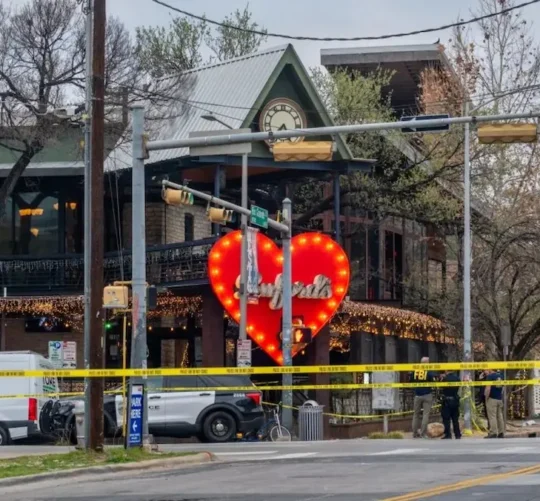 el ataque que dejó dos personas y el agresor muertos, además de 14 heridos.