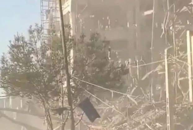 En ese momento no se encontraban reunidos los clérigos en el edificio.