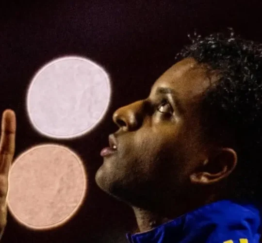 La lesión lo mantendrá alejado al menos hasta final de la presente temporada y que le hará perderse el Mundial 2026