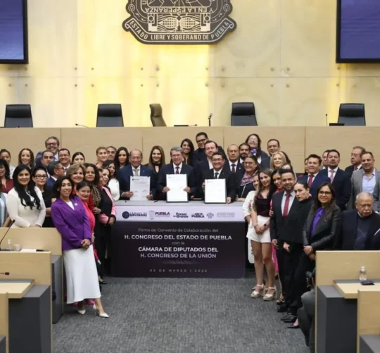 ricardo monreal en el congreso de puebla