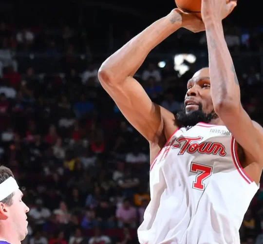 La estrella de Houston deja atrás al ícono de los Chicago Bulls y consolida su legado en la NBA tras 19 temporadas