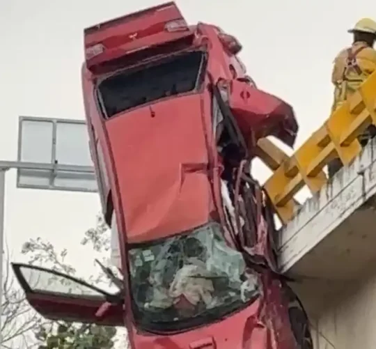 coche del accidente de periferico ecologico