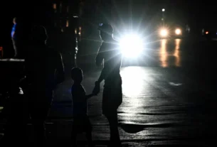 Nueve millones de personas se quedan sin corriente en el sexto apagón nacional en año y medio en Cuba.