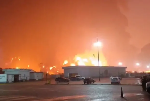 El incendio en la refinería de Dos bocas dejó cinco muertos