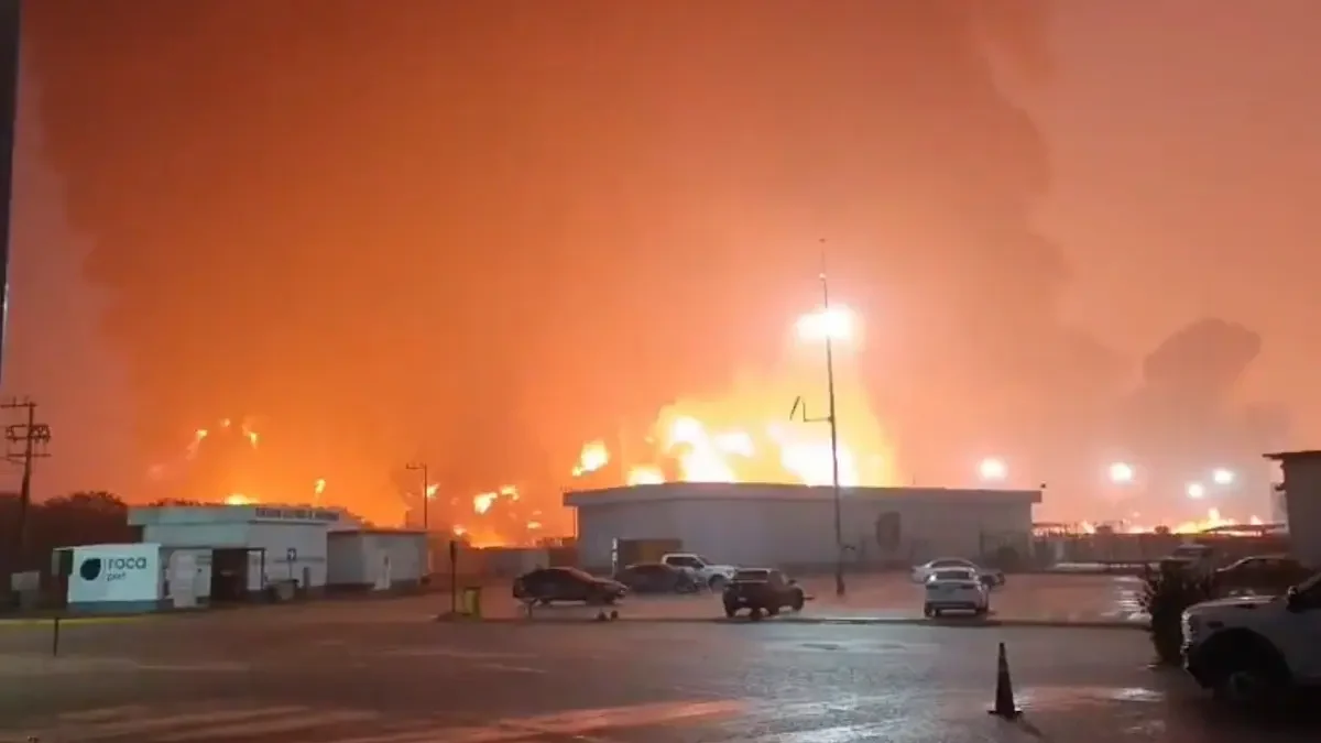 El incendio en la refinería de Dos bocas dejó cinco muertos