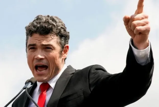 Kent asegura que guerra contra Irán inició por presión de Israel