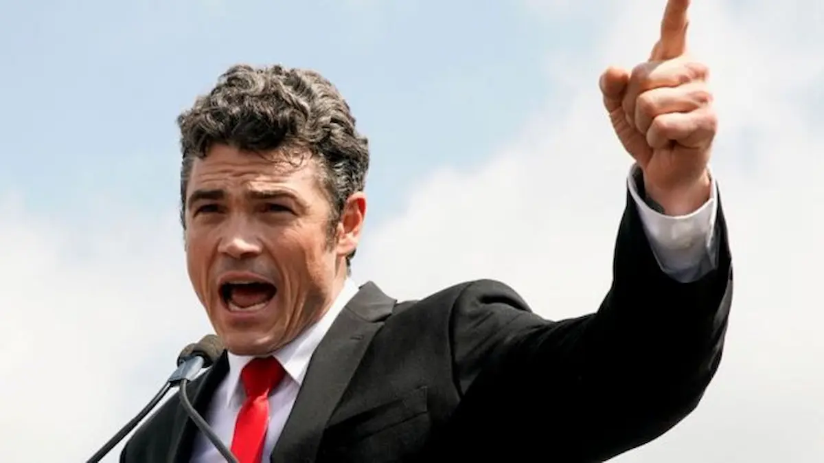 Kent asegura que guerra contra Irán inició por presión de Israel