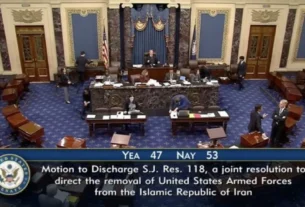 El Senado de EE.UU. votó 47 a favor y 37 en contra, manteniendo el cierre que provoca retrasos en aeropuertos