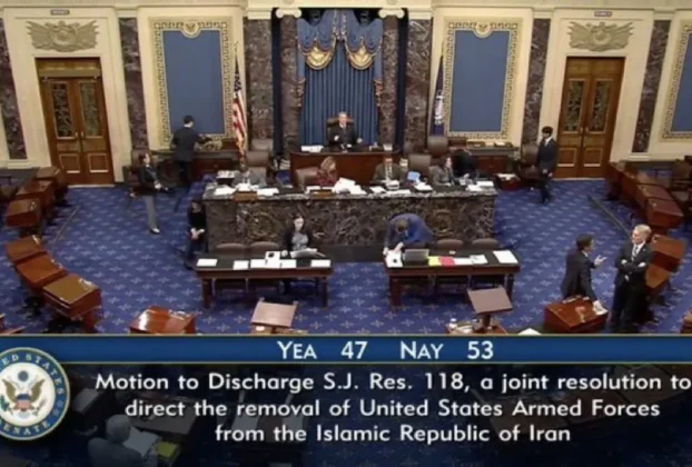 El Senado de EE.UU. votó 47 a favor y 37 en contra, manteniendo el cierre que provoca retrasos en aeropuertos