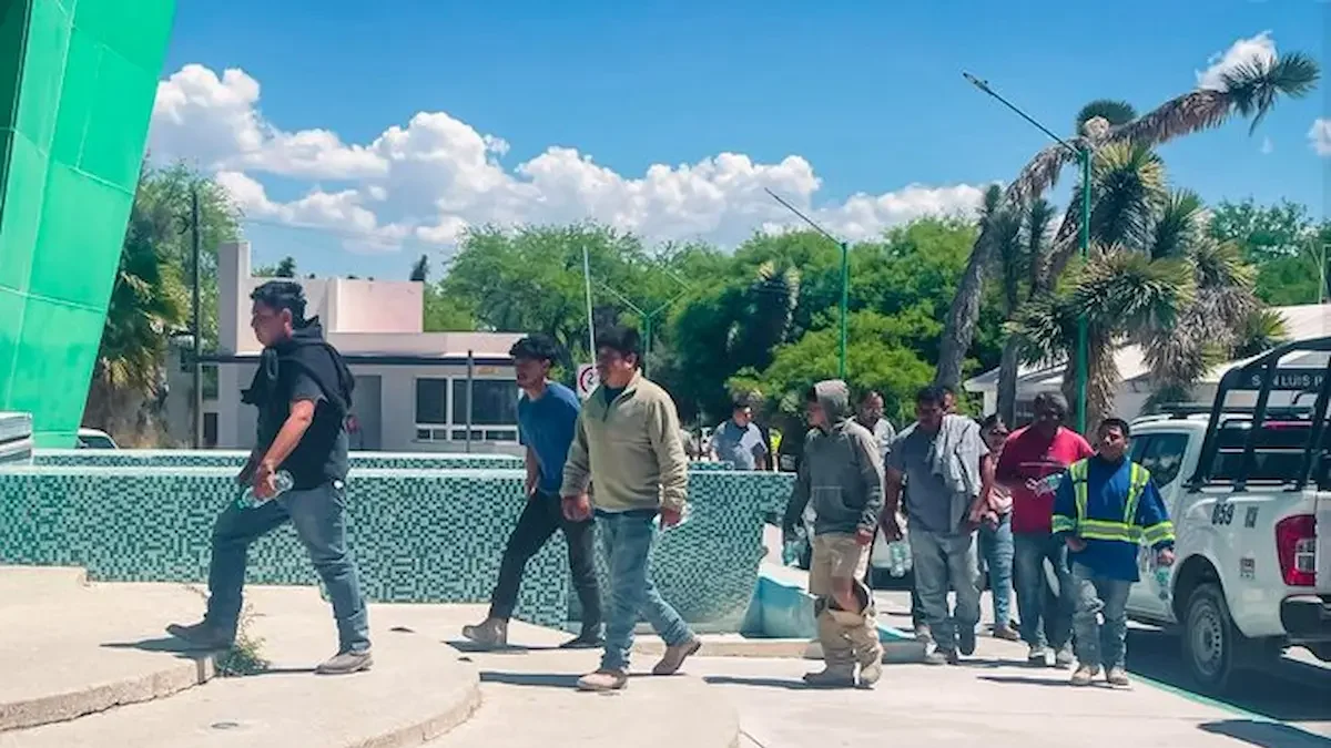 “Se decidió implementar un operativo con un estado de fuerza sin precedente, 620 elementos de las fuerzas de seguridad y con tres aeronaves que están colaborando, así como el gabinete de seguridad completo encabezado por el gobernador del estado”.