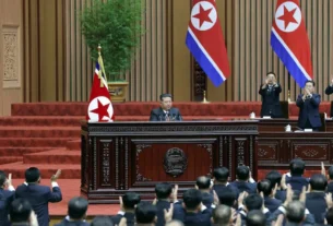 El informe indicó que la decisión de elegir a Kim para el "puesto máximo en el Estado norcoreano reflejaba "la voluntad y el deseo unánimes de todo el pueblo coreano".