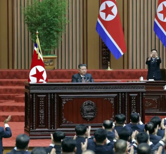 El informe indicó que la decisión de elegir a Kim para el "puesto máximo en el Estado norcoreano reflejaba "la voluntad y el deseo unánimes de todo el pueblo coreano".