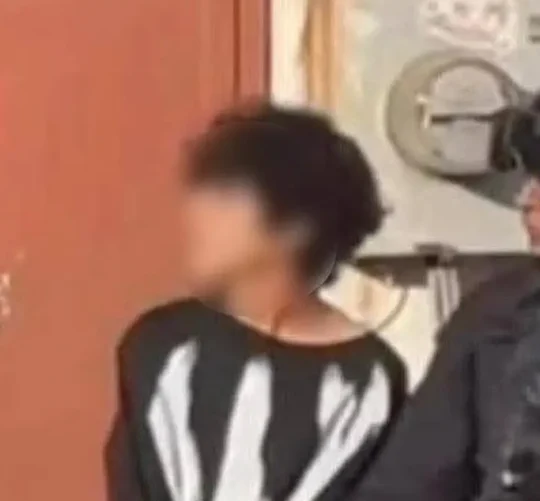 El ataque armado al interior de la Preparatoria Anton Makárenko, en Lázaro Cárdenas, Michoacán, dejó como saldo preliminar a dos maestras sin vida y un estudiante detenido.