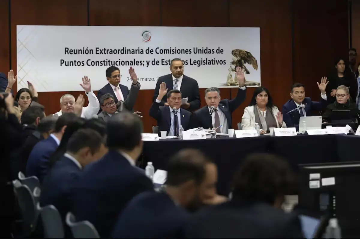 A la sesión no acudieron los senadores del Partido del Trabajo y los legisladores de oposición votaron en contra