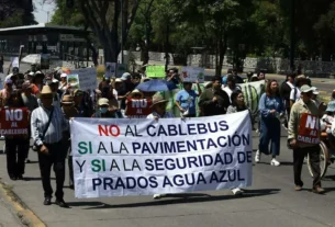 foto de manifestacion en contra del cable bus
