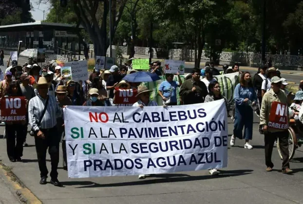 foto de manifestacion en contra del cable bus