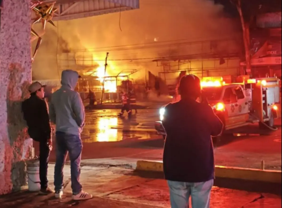 incendio en la central de abastos de puebla