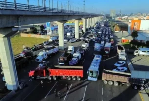 Rosa Icela Rodríguez aseveró que se han atendido las demandas de estas agrupaciones, y los instó a continuar con el diálogo "para avanzar en soluciones duraderas que beneficien tanto a los sectores productivos como al conjunto de la sociedad".