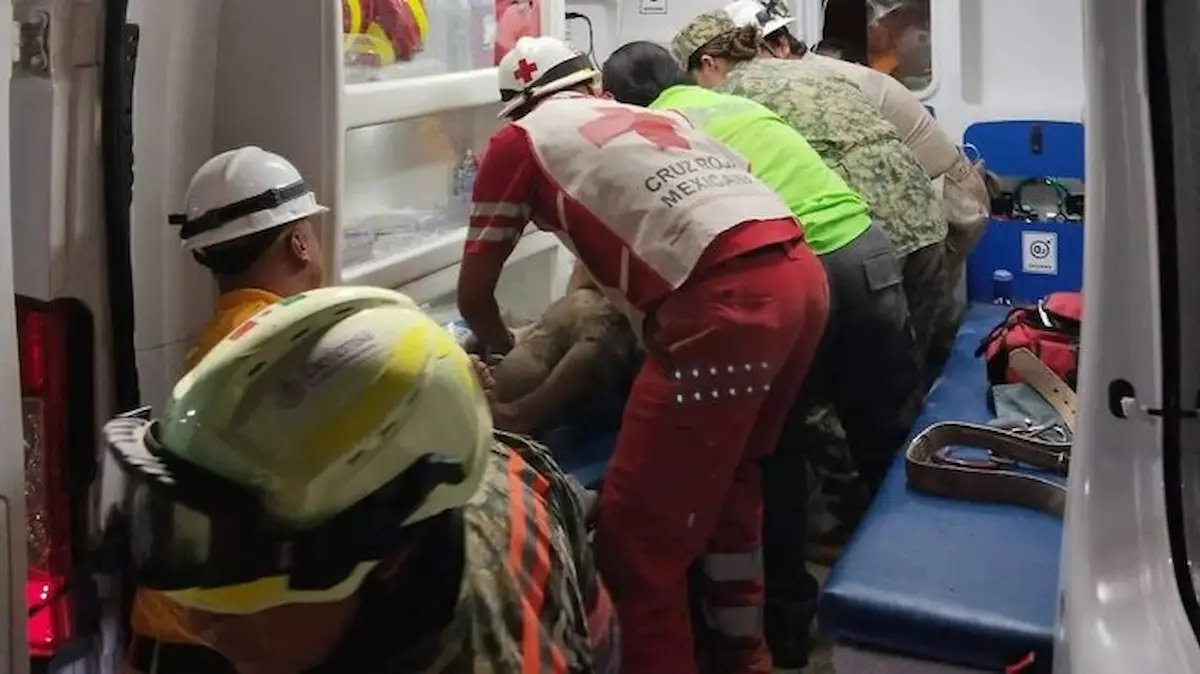 El rescate ocurrió a las 00:25 horas (tiempo local) del lunes 30 de marzo.