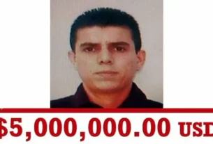 Valencia González es conocido también como “Pelón”, “El R-3”, “El JP”, “Tricky Tres”, “O3”, según la información estadounidense.