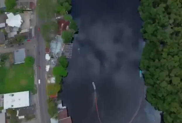 La Secretaría de Marina, a través de la Capitanía Regional de Dos Bocas, Tabasco, alertó por la presencia de residuos de hidrocarburos en inmediaciones del río Seco