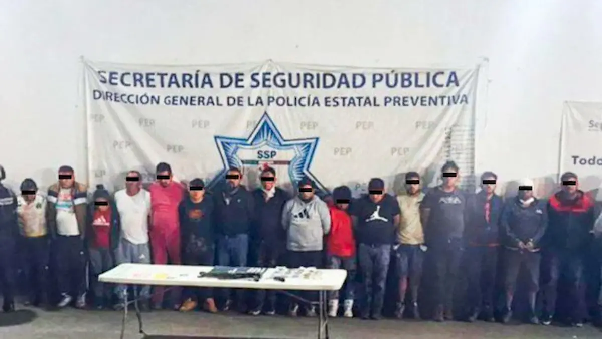 Son 15 hombres y una mujer capturados durante un cateo ejecutado por el personal naval y policial