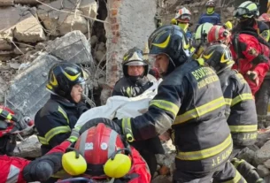 El director general del Heroico Cuerpo de Bomberos, Juan Manuel Pérez Cova, confirmó la tercera persona fallecida tras el colapso de un edificio la tarde del lunes en San Antonio Abad.