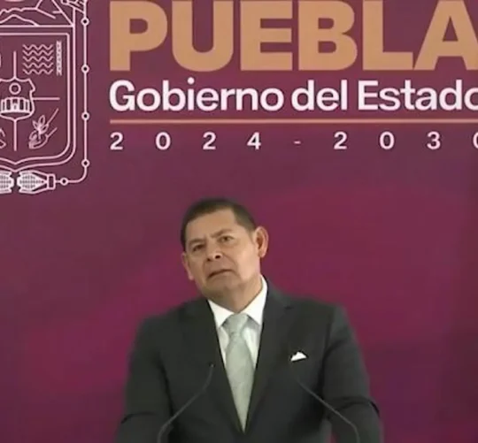foto de la mañanera del 21 de abril del 2026 del gobernador de puebla