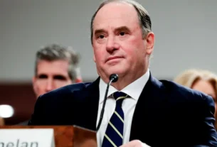 La salida de Phelan se produce tras la destitución, a principios de este mes, del general Randy George, uno de los mandos más importantes del ejército estadunidense, así como de dos oficiales de alto rango.