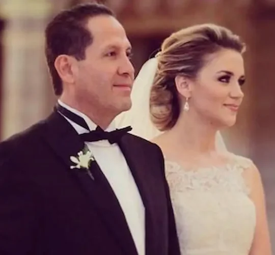 María Irene Dipp Walther, esposa del senador Eruviel Ávila, acusó, a través de un video alojado en redes sociales, que es víctima de violencia y amenazas ejercidas por el además exgobernador del Estado de México, a quien responsabilizó de cualquier agresión en su contra y/o la de sus hijos Juan Pablo y María Ávila Dipp.