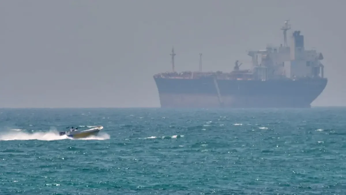 La república islámica había “aceptado de buena fe autorizar el paso de un número limitado de petroleros y buques comerciales” por el estrecho, pero decidió retomar el control ante los “actos de piratería amparados en el llamado bloqueo” estadunidense