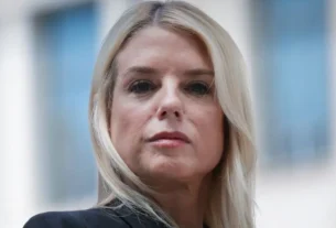 Trump comunicó a Bondi su cese a última hora del miércoles.