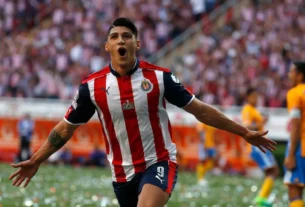 Las Chivas del Guadalajara hicieron oficial la rescisión del contrato del atacante Alan Pulido, con lo que concluye el vínculo laboral entre ambas partes de manera anticipada.