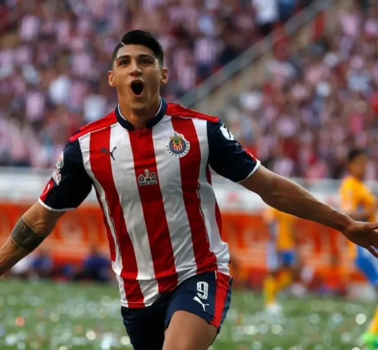Las Chivas del Guadalajara hicieron oficial la rescisión del contrato del atacante Alan Pulido, con lo que concluye el vínculo laboral entre ambas partes de manera anticipada.