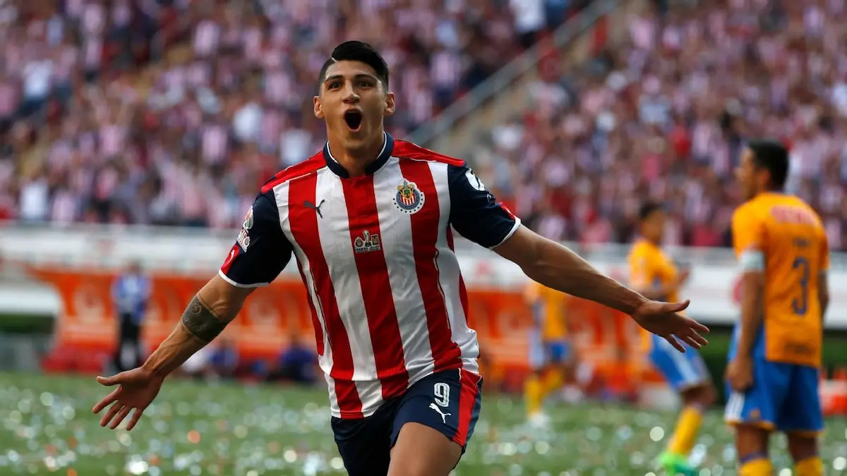 Las Chivas del Guadalajara hicieron oficial la rescisión del contrato del atacante Alan Pulido, con lo que concluye el vínculo laboral entre ambas partes de manera anticipada.