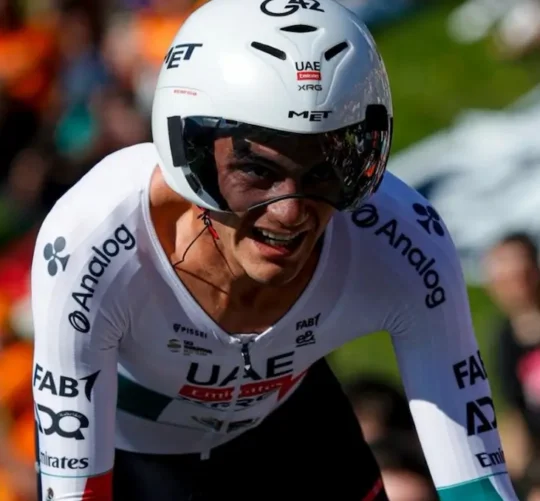 Concluyó en el sitio 13 en la etapa inicial de la Vuelta al País Vasco
