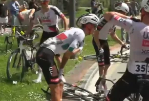 El UAE Team Emirates reveló el primer parte médico de la lesión sufrida por el mexicano Isaac del Toro,