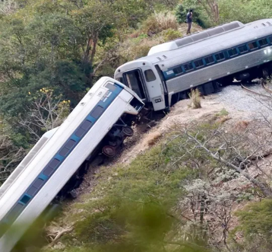 La titular de la FGR, Ernestina Godoy Ramos, señaló que, respecto al delito de daño en bienes, la empresa decidió otorgar el perdón de parte ofendida, porque no hubo problemas con la obra.